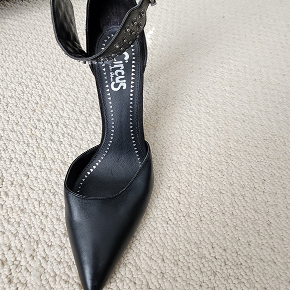 Circus by San Edelman - Picture 4 of 7